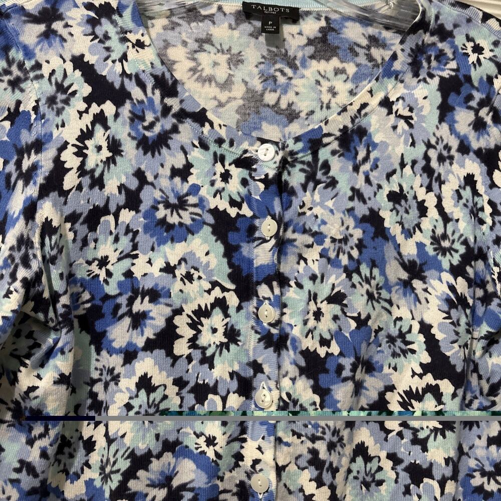 Talbots Petites Blue Floral Cardigan Size P/XS Scoop Neck 3/4 Sleeve Lightweight - Picture 2 of 6
